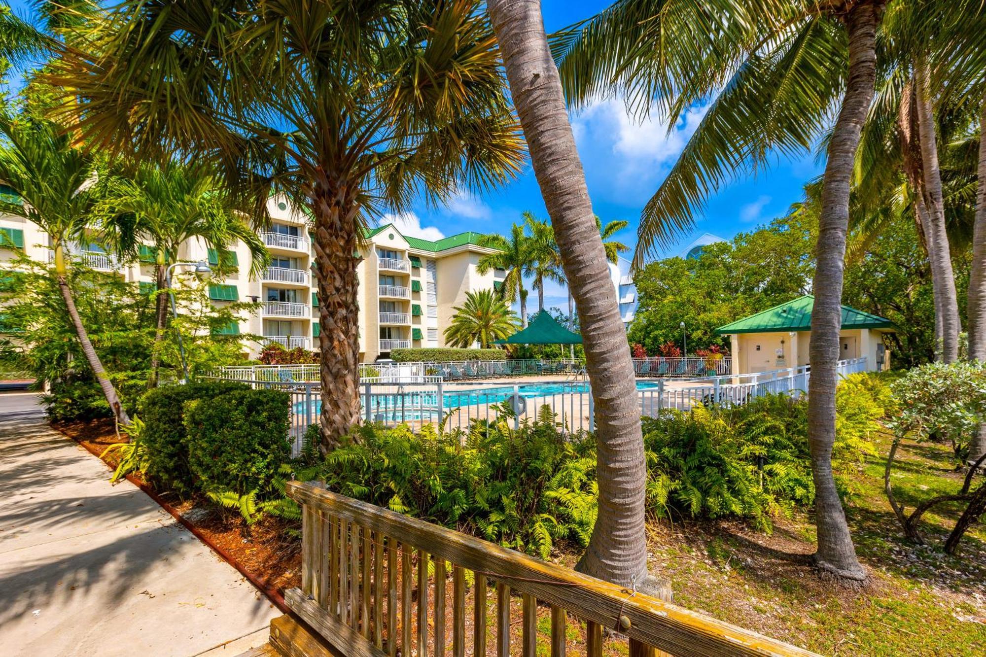 Sunrise Suites - Sea Breeze Suite 101 Key West Room photo